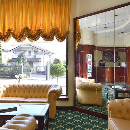 Dropiluc Hotel Druento Екстериор снимка
