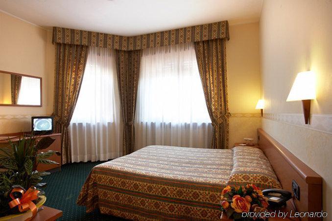 Dropiluc Hotel Druento Стая снимка