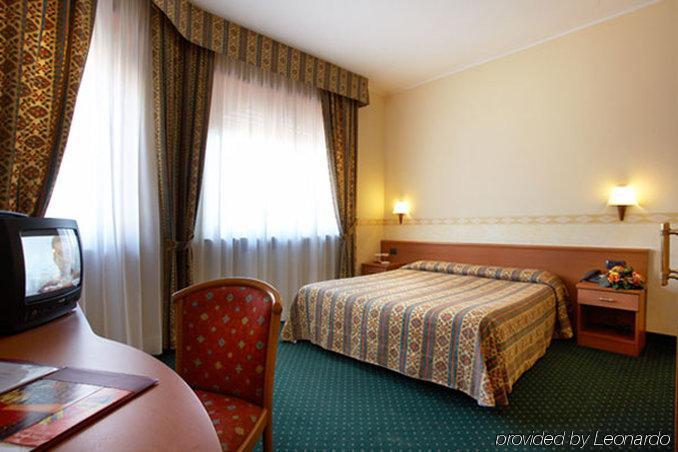Dropiluc Hotel Druento Стая снимка