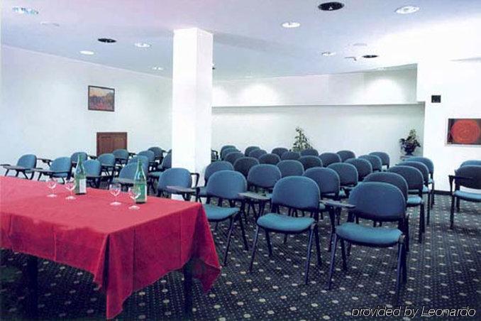 Dropiluc Hotel Druento Съоръжения снимка