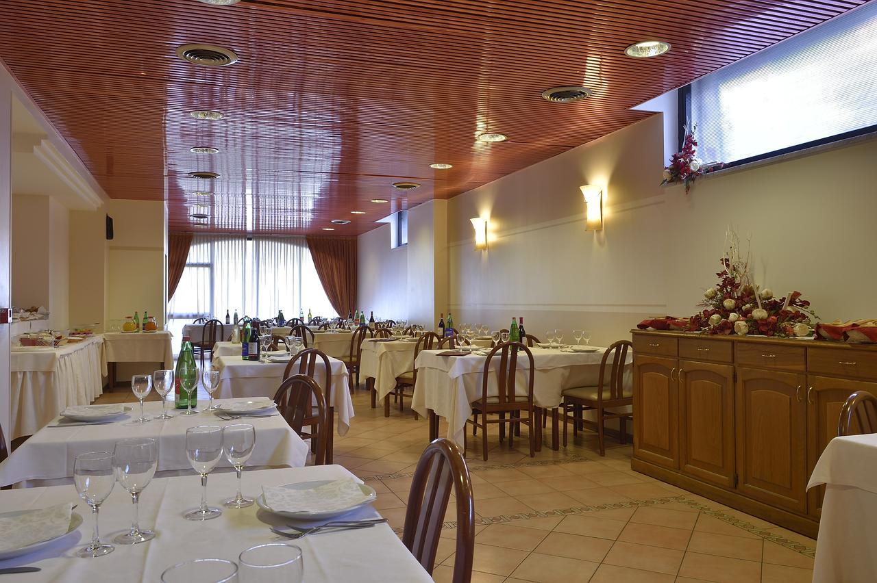 Dropiluc Hotel Druento Екстериор снимка