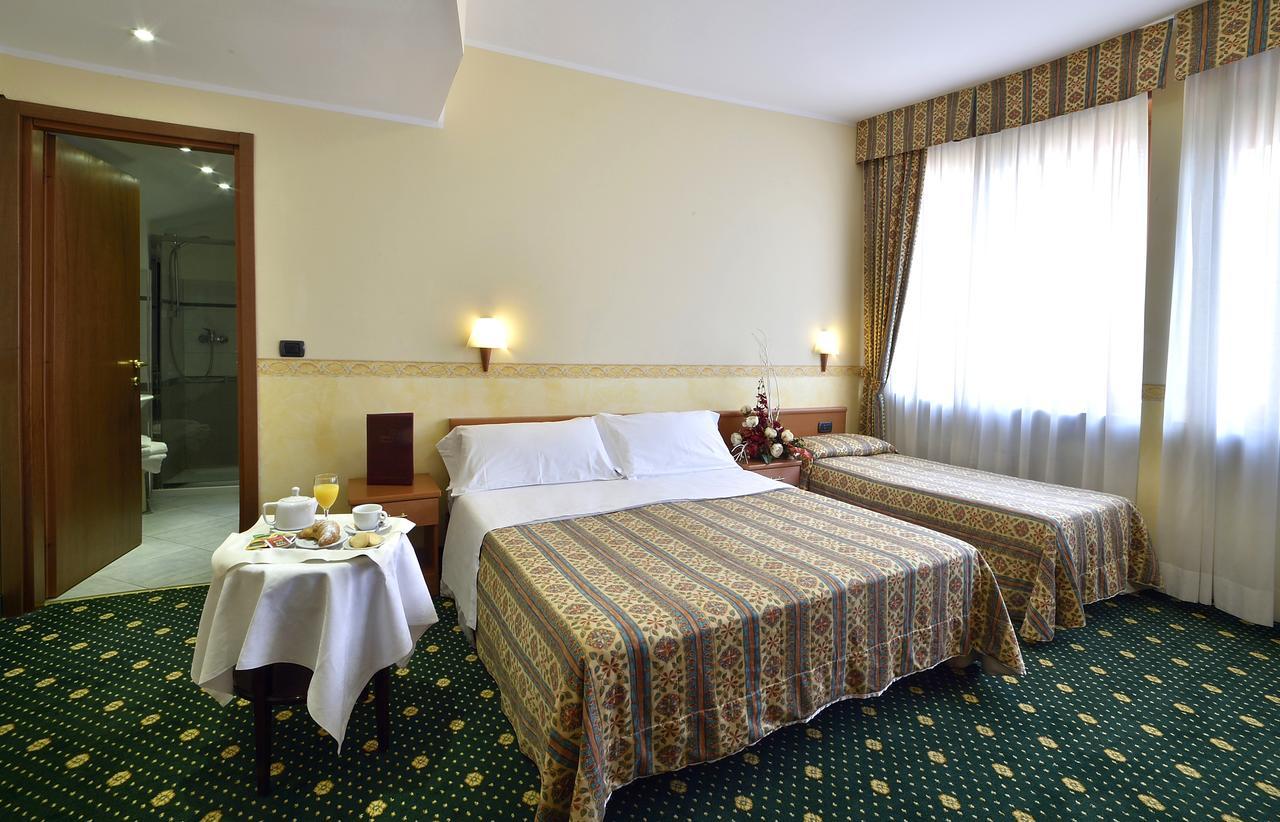 Dropiluc Hotel Druento Екстериор снимка