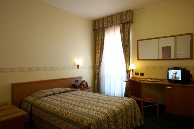 Dropiluc Hotel Druento Стая снимка